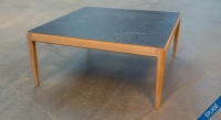 Table basse carrée en chêne et céramique sans tablette avec bois teinte naturelle plateau céramique effet ardoise 100X100 cm Table basse carrée en chêne et céramique sans tablette avec bois teinte naturelle plateau céramique effet ardoise 100X100 cm