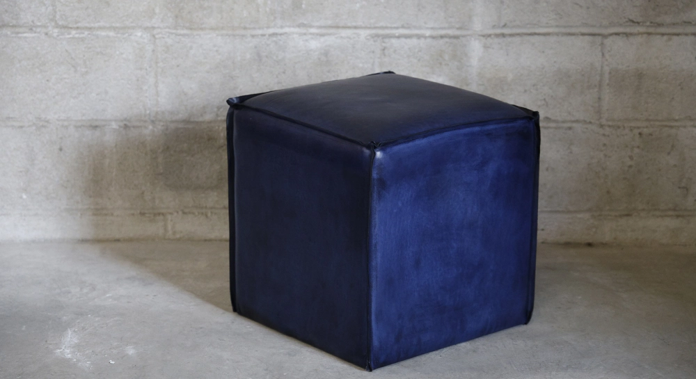 Pouf cuir de buffle bleu marine
