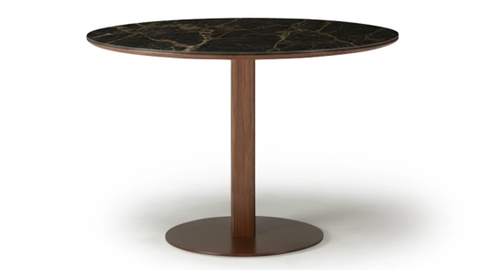 Table salle à manger ronde en noyer et céramique 6 personnes avec bois teinte naturelle et plateau céramique effet marbre noir 120x120