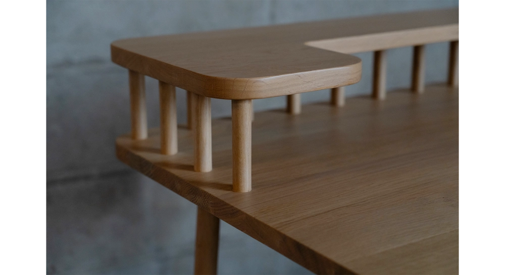 Bureau design en chêne teinte naturelle L80 cm