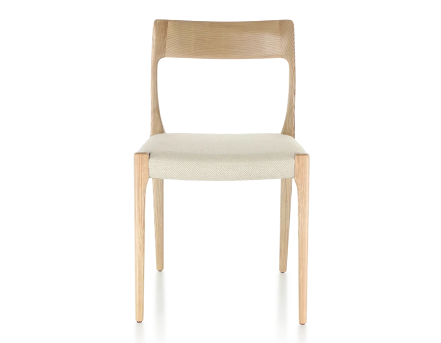 Chaise scandivave bois teinte naturelle assise tissu chevron beige