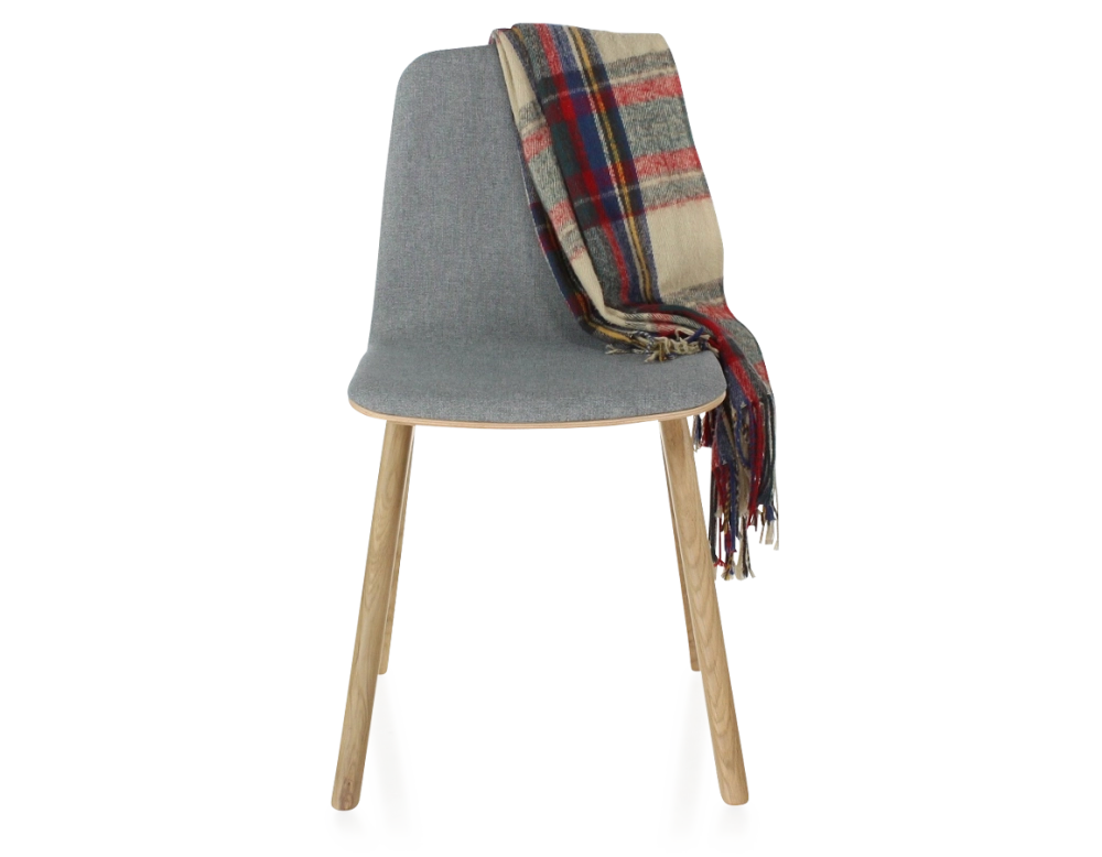 Chaise design en chêne tapissé bois teinte naturelle assise tissu gris clair Chaise design en chêne tapissé bois teinte naturelle assise tissu gris clair