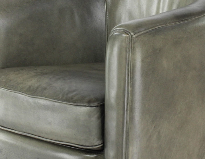 Chaise vintage avec accoudoirs cuir vert de gris