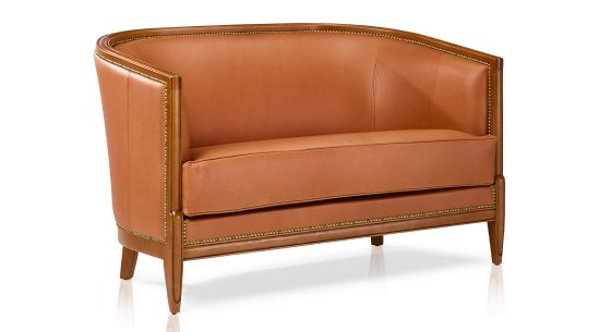 Canapé ancien 2 places accoudoirs moulurés bois teinte ancienne et cuir châtain