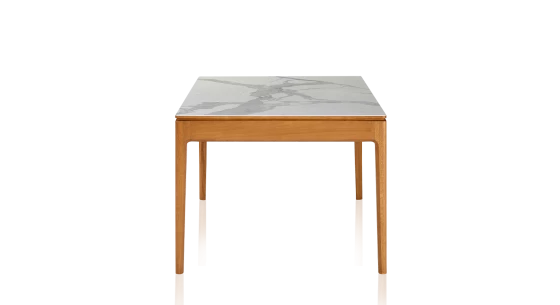 Table salle à manger 6 à 8 personnes en chêne et céramique avec bois teinte merisier et plateau céramique effet marbre blanc 140x90 cm