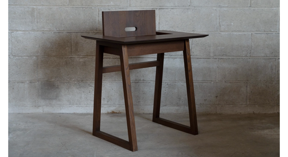 Bureau design en chêne teinte marron foncé l80 cm