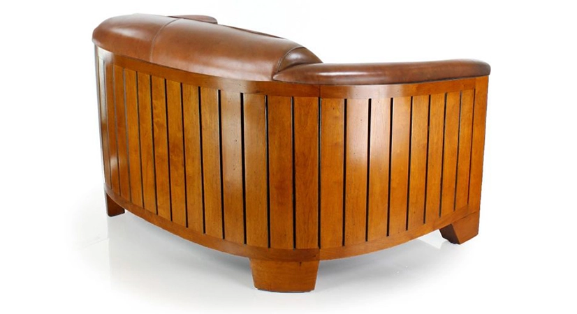 Canapé club bois et cuir 2 places marron vintage Canapé club bois et cuir 2 places marron vintage