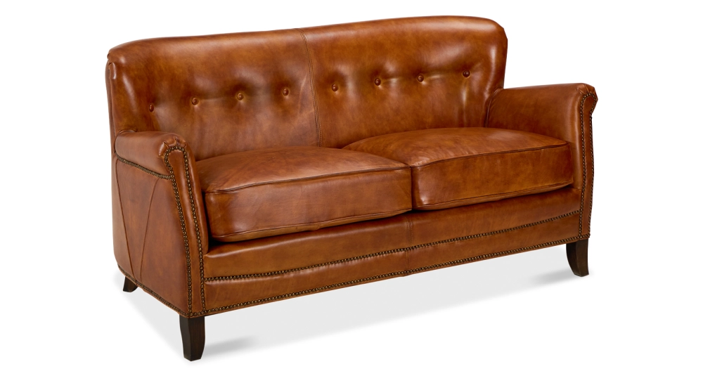 Canapé club cuir 2 places marron clair accoudoirs cloutés Canapé club cuir 2 places marron clair accoudoirs cloutés
