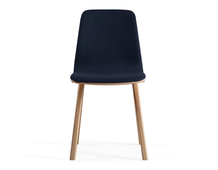 Chaise design en chêne tapissé bois teinte naturelle assise tissu bleu marine