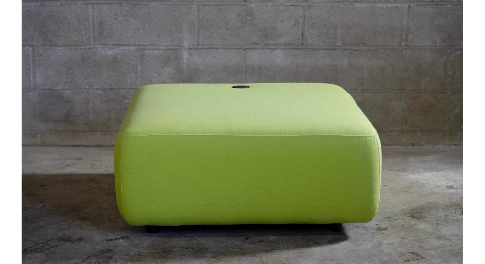 Puf en tejido verde pistacho