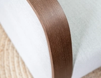 Fauteuil design bois teinte marron foncé et tissu beige naturel Fauteuil design bois teinte marron foncé et tissu beige naturel