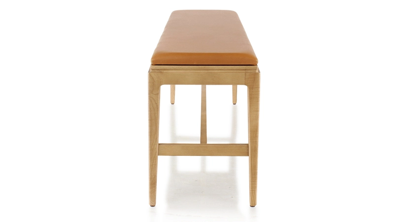 Banc design bois teinte naturelle assise cuir caramel L120 cm Banc design bois teinte naturelle assise cuir caramel L120 cm