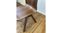 Chaises design chêne teinte foncé Chaises design chêne teinte foncé