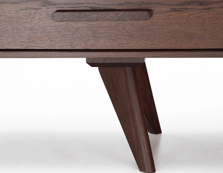 Buffet 3 portes en chêne bois teinte foncé Buffet 3 portes en chêne bois teinte foncé