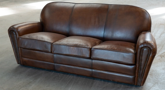 3-seater leather sofa Club vintage brown armchair with studded armrests