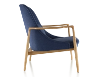 Fauteuil scandinave bois teinte naturelle et tissu bleu marine Fauteuil scandinave bois teinte naturelle et tissu bleu marine