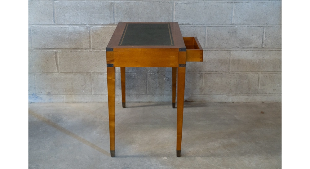 Bureau marine 2 tiroirs bois teinte merisier et cuir vert