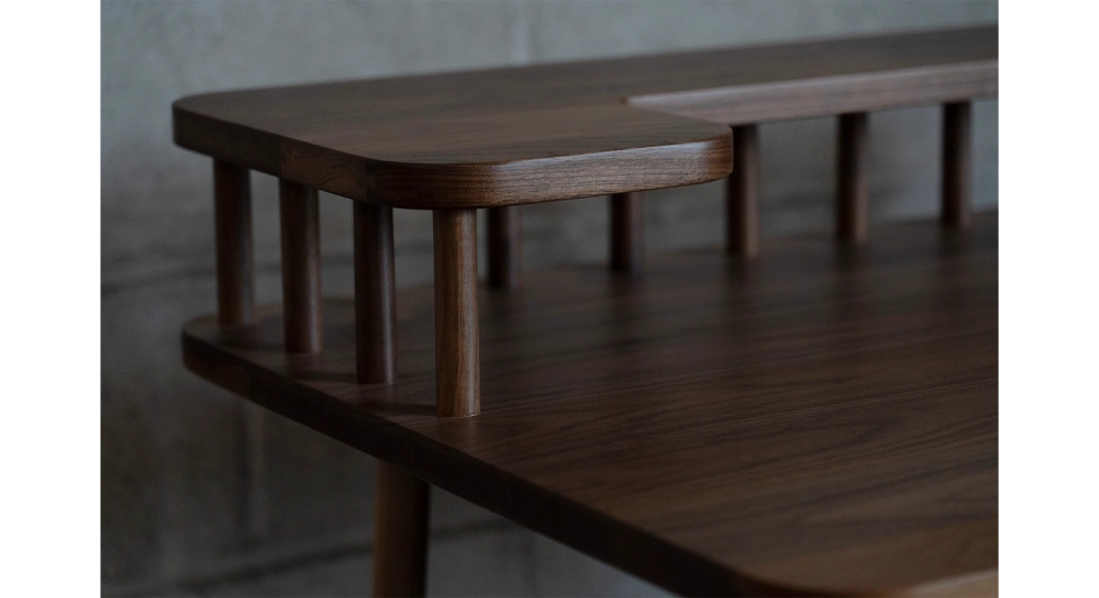 Bureau design en noyer l80 cm