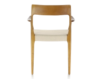 Chaise scandinave avec accoudoirs bois teinte merisier assise tissu camel Chaise scandinave avec accoudoirs bois teinte merisier assise tissu camel