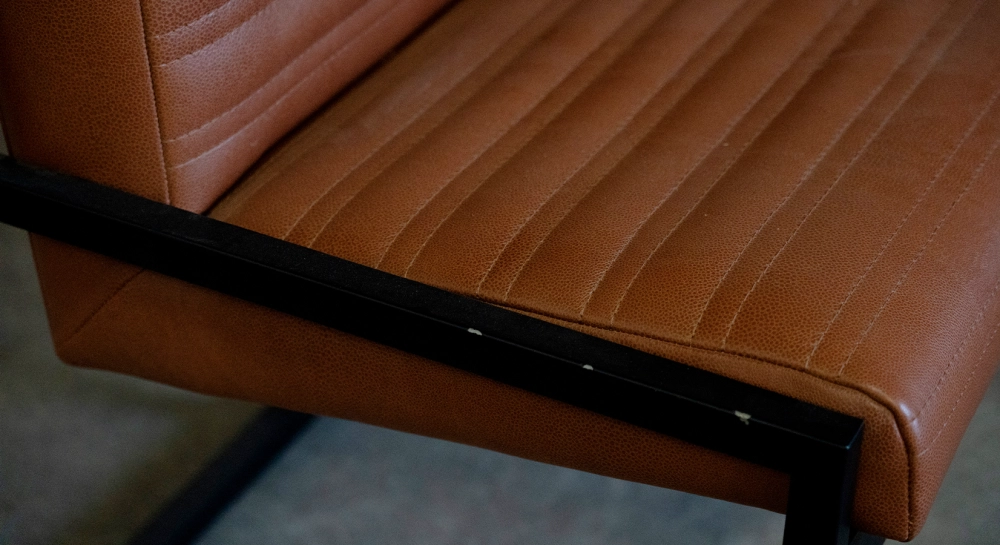 Canapé banquette cuir marron vintage