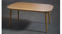 Table salle à manger en chêne 6 personnes teinte naturelle 160x100 cm Table salle à manger en chêne 6 personnes teinte naturelle 160x100 cm