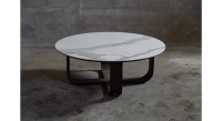 Table basse ronde en chêne et céramique avec bois teinte marron foncé plateau céramique effet marbre blanc 100x100 cm