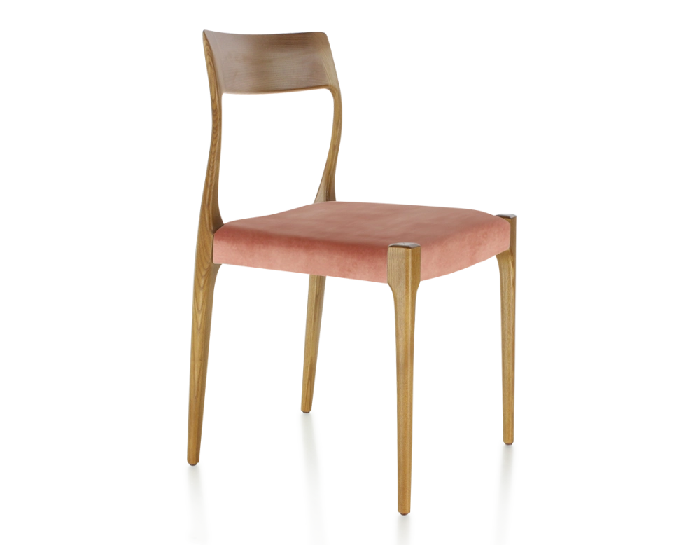 Chaise scandinave bois teinte merisier assise tissu velours rose pâle Chaise scandinave bois teinte merisier assise tissu velours rose pâle