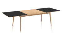 Table extensible 8 à 12 personnes en chêne et céramique allonges bois avec bois teinte naturelle et plateau céramique noir unie 180x100 cm Table extensible 8 à 12 personnes en chêne et céramique allonges bois avec bois teinte naturelle et plateau céramique noir unie 180x100 cm