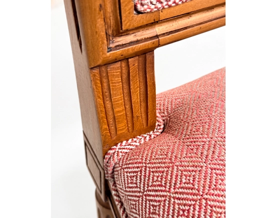 Chaise ancienne style Louis XVI dossier canné assise tissu chevron bordeaux