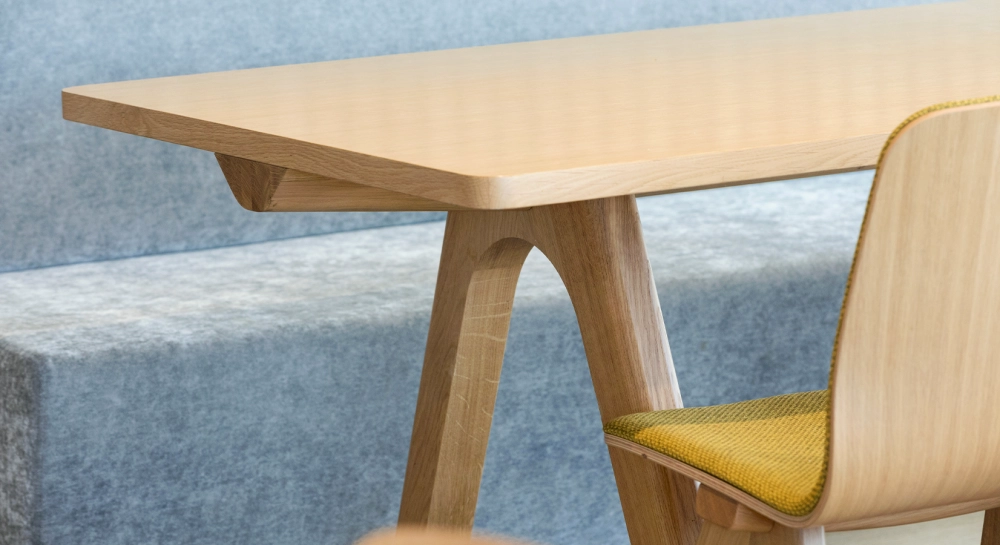 Oak dining table for 6 people natural tint wooden top 140x100cm Oak dining table for 6 people natural tint wooden top 140x100cm