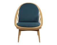 Fauteuil scandinave bois teinte naturelle et tissu bleu océan Fauteuil scandinave bois teinte naturelle et tissu bleu océan