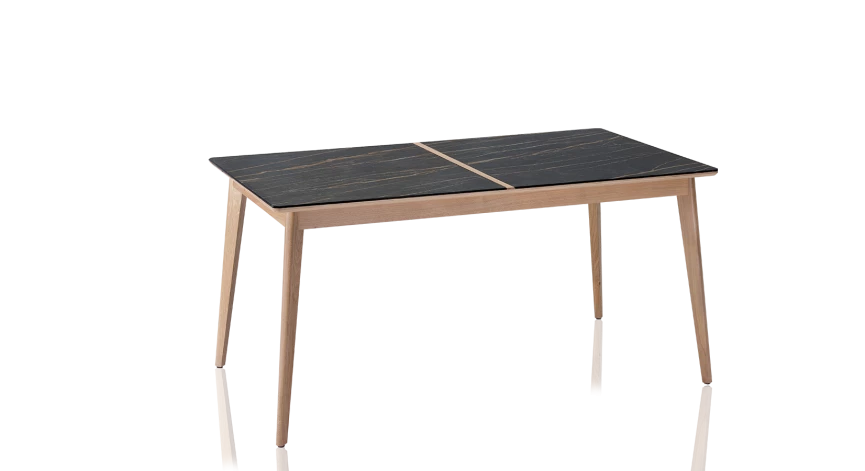 Table extensible en chêne et céramique allonges bois avec bois teinte naturelle et plateau céramique effet marbre noir 140x90 cm