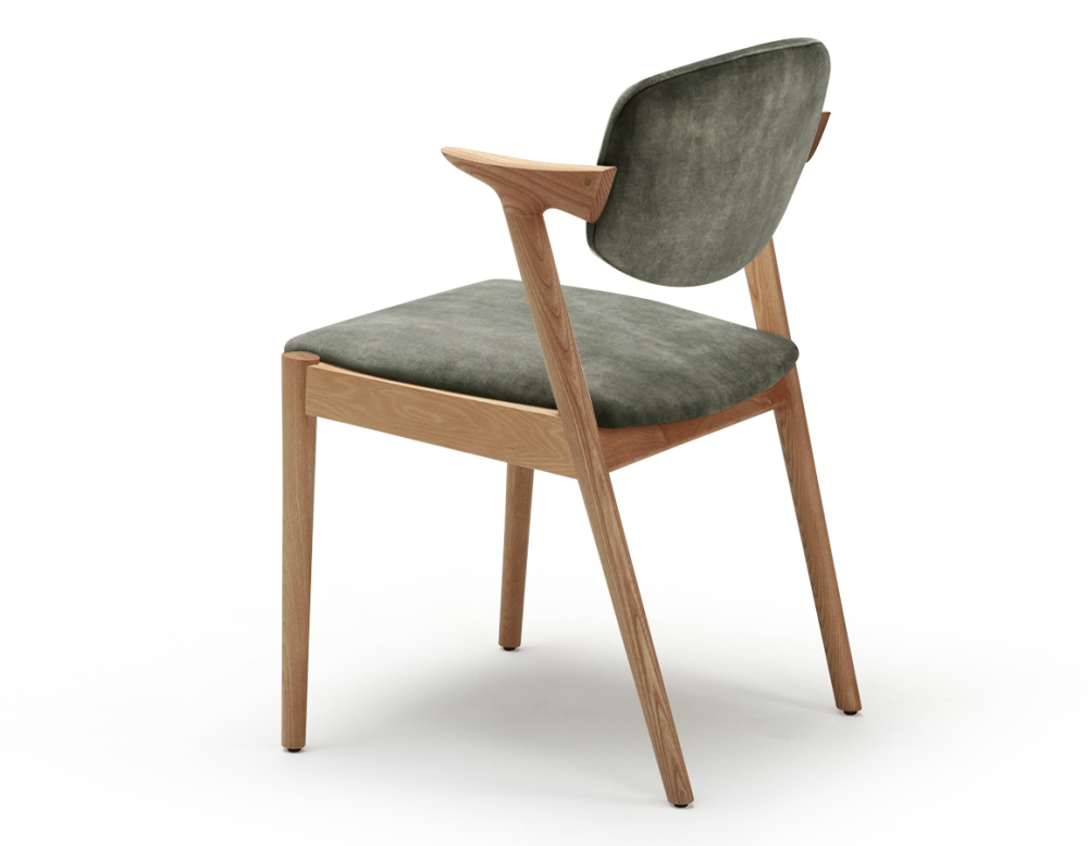 Chaise scandinave bois teinte naturelle assise tissu velours vert forêt Chaise scandinave bois teinte naturelle assise tissu velours vert forêt