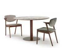 Chaise scandinave bois teinte merisier assise tissu fusion Chaise scandinave bois teinte merisier assise tissu fusion