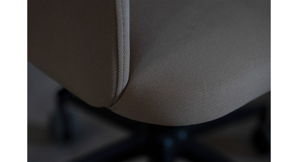 Chaise de bureau à roulette assise tissu beige texturé