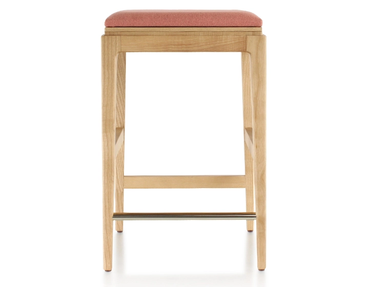 Tabouret de bar design H60 cm bois teinte naturelle assise tissu rose corail Tabouret de bar design H60 cm bois teinte naturelle assise tissu rose corail