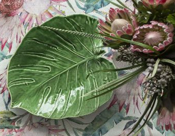 Plat en faïence verte