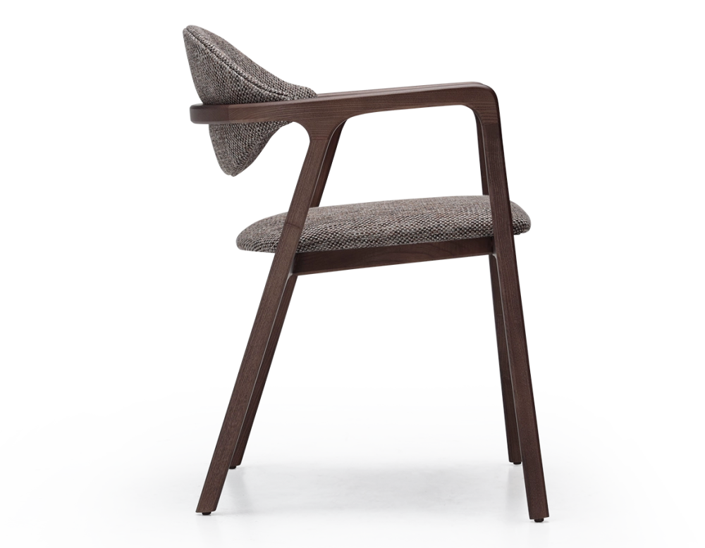 Chaise design avec accoudoirs bois teinte foncée et tissu chiné marron Chaise design avec accoudoirs bois teinte foncée et tissu chiné marron