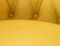 Chesterfield leather bench yellow Chesterfield leather bench yellow