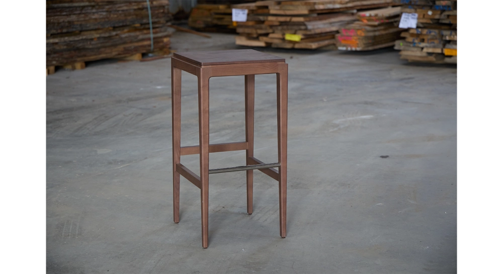 Tabouret de bar design H60 cm bois teinte noyer assise bois Tabouret de bar design H60 cm bois teinte noyer assise bois