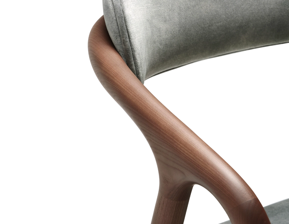 Chaise scandinave bois teinte noyer assise tissu velours gris bleu Chaise scandinave bois teinte noyer assise tissu velours gris bleu