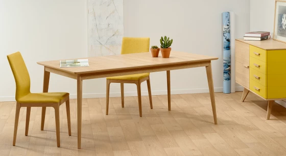 Table salle à manger en chêne 6 personnes teinte naturelle plateau bois 140x100 cm