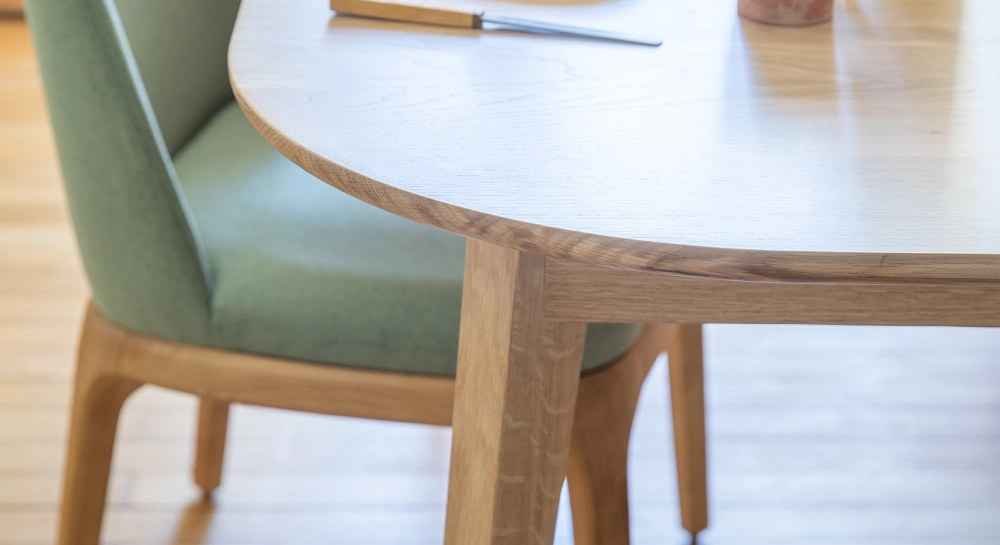 Table extensible en chêne 6 à 12 personnes avec plateau et allonges bois teinte naturelle 140x100 cm Table extensible en chêne 6 à 12 personnes avec plateau et allonges bois teinte naturelle 140x100 cm