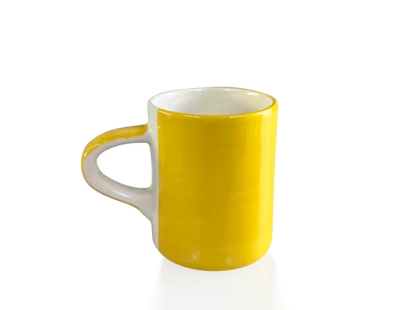 Tasse à café en céramique jaune unie