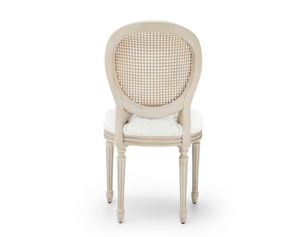 Chaise ancienne style Louis XVI bois teinte blanche cérusée dossier canné assise tissu bouclé blanc Chaise ancienne style Louis XVI bois teinte blanche cérusée dossier canné assise tissu bouclé blanc