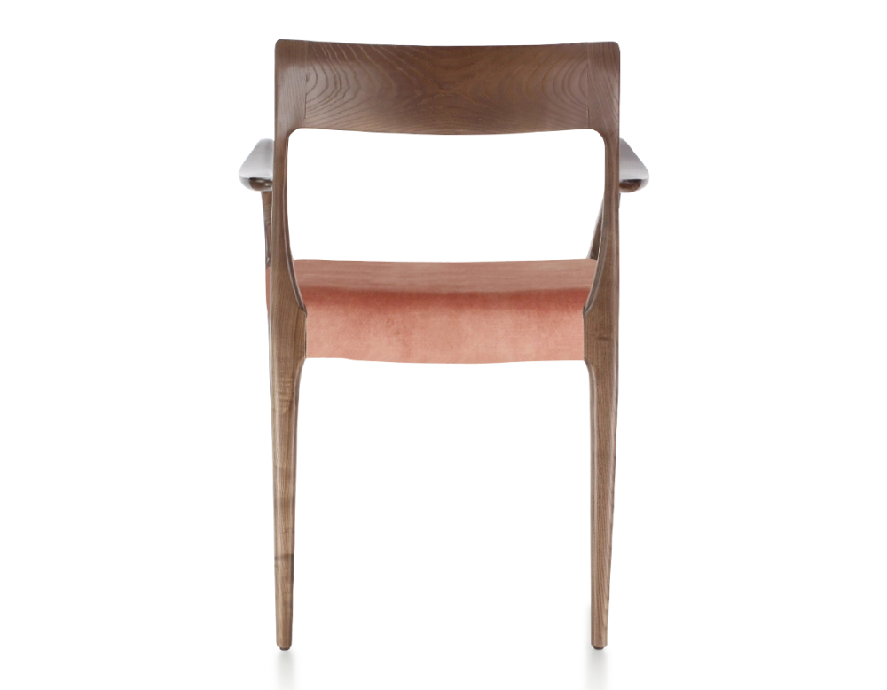 Chaise scandinave avec accoudoirs bois teinte marron foncé assise tissu velours rose pâle Chaise scandinave avec accoudoirs bois teinte marron foncé assise tissu velours rose pâle