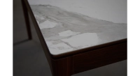 Table extensible 6 à 12 personnes en noyer et céramique allonges bois avec bois teinte naturelle et plateau céramique effet marbre blanc 140x100 cm Table extensible 6 à 12 personnes en noyer et céramique allonges bois avec bois teinte naturelle et plateau céramique effet marbre blanc 140x100 cm