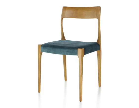 Chaise scandinave bois teinte merisier assise tissu velours bleu pétrole