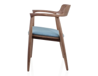 Chaise scandinave bois teinte noyer et tissu bleu jean Chaise scandinave bois teinte noyer et tissu bleu jean