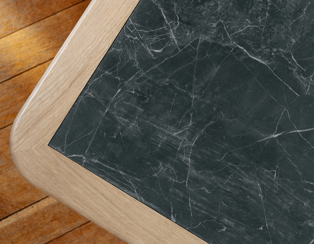 Table basse carrée en chêne et céramique avec bois teinte naturelle plateau céramique effet ardoise 100x100 cm Table basse carrée en chêne et céramique avec bois teinte naturelle plateau céramique effet ardoise 100x100 cm